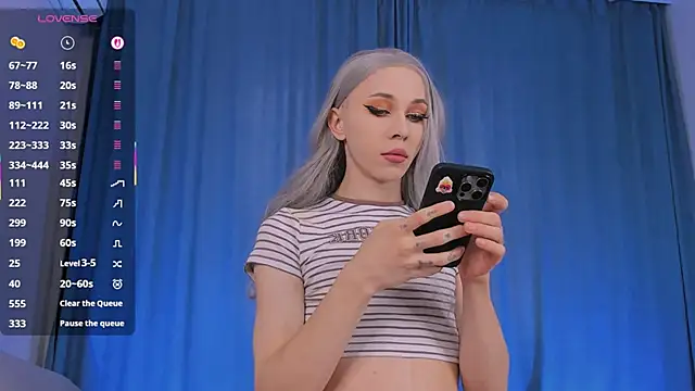 Shiny Jennifer online show from 11/08/25, 06:06