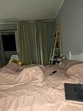 bunnythetailor online show from 10/18/25, 11:07