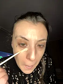 bunnythetailor online show from 11/10/25, 08:14