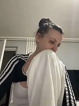 bunnythetailor online show from 02/26/26, 04:34