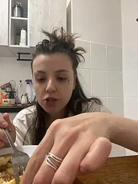 bunnythetailor online show from 11/18/25, 08:56