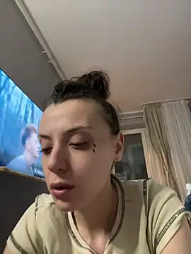 bunnythetailor online show from 02/18/25, 03:52