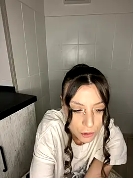 bunnythetailor online show from 12/02/25, 10:11