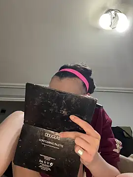 bunnythetailor online show from 02/19/26, 09:12