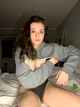 bunnythetailor online show from 11/03/25, 11:30