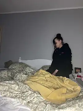 bunnythetailor online show from 02/26/25, 02:52