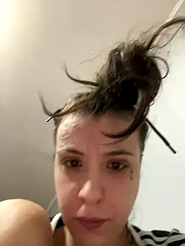 bunnythetailor online show from 11/26/25, 03:12