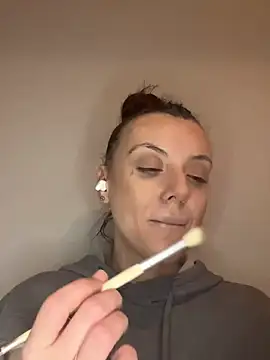 bunnythetailor online show from 01/30/25, 09:36