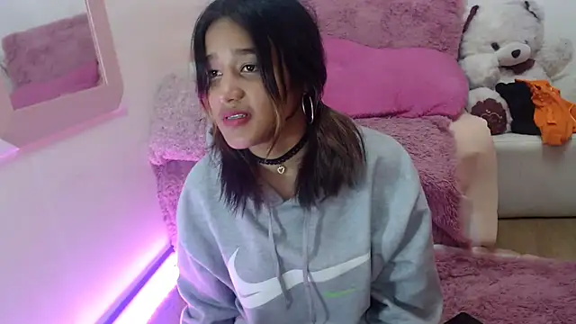 Jenner Macpherson online show from 02/20/25, 03:41