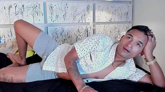 Nikki and Mayk online show from 03/21/25, 09:01