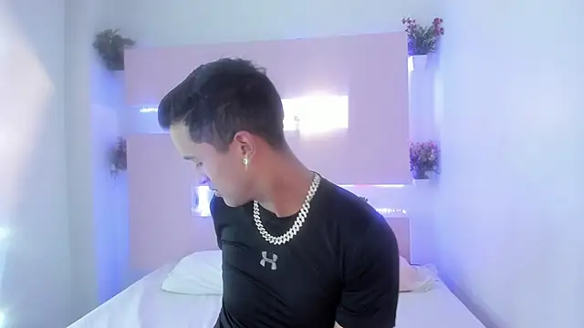 Nikki and Mayk online show from 09/24/25, 02:51