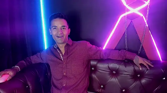 Nikki and Mayk online show from 11/28/25, 02:45