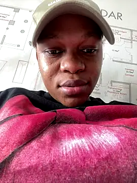 Snapshot of Boneca25 chatting on 10/29/25, 08:02 Boneca25 online show from 10/29/25, 08:02