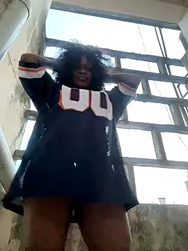 Snapshot of Boneca25 chatting on 11/01/25, 04:12 Boneca25 online show from 11/01/25, 04:12