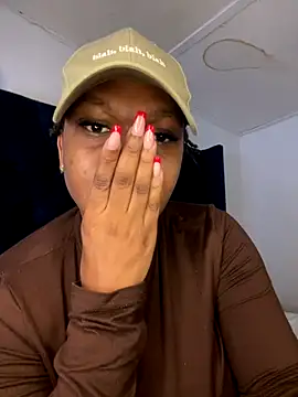 Snapshot of Boneca25 chatting on 10/19/25, 06:16 Boneca25 online show from 10/19/25, 06:16