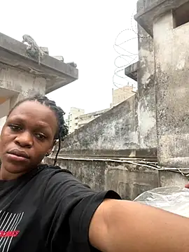 Snapshot of Boneca25 chatting on 11/27/25, 03:23 Boneca25 online show from 11/27/25, 03:23