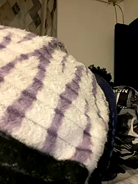 Snapshot of Boneca25 chatting on 11/20/25, 12:22 Boneca25 online show from 11/20/25, 12:22