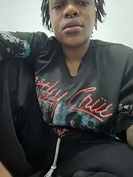 Boneca25 online show from 02/28/26, 03:11