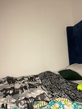 Snapshot of Boneca25 chatting on 11/29/25, 05:51 Boneca25 online show from 11/29/25, 05:51