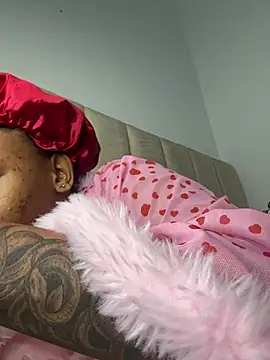 Boneca25 online show from 04/13/26, 08:07