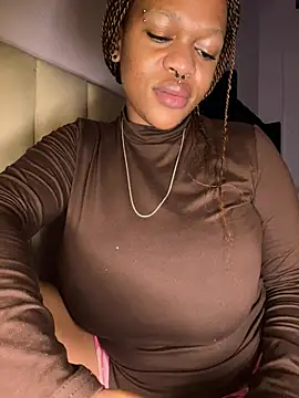 Boneca25 online show from 03/21/26, 01:15