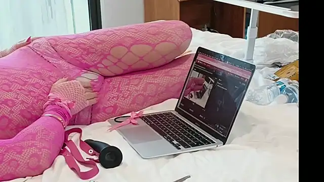 Cucked Sissy Bitch online show from 03/28/26, 03:40