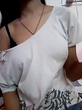 Snapshot of Tanu-00 chatting on 09/12/25, 06:29 Tanu-00 online show from 09/12/25, 06:29