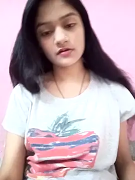 Snapshot of Tanu-00 chatting on 10/11/25, 04:52 Tanu-00 online show from 10/11/25, 04:52