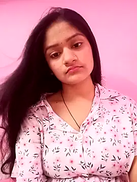 Snapshot of Tanu-00 chatting on 10/17/25, 04:20 Tanu-00 online show from 10/17/25, 04:20