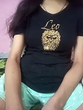 Snapshot of Tanu-00 chatting on 09/24/25, 03:57 Tanu-00 online show from 09/24/25, 03:57