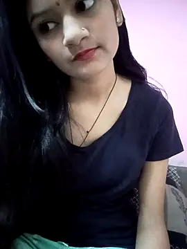 Snapshot of Tanu-00 chatting on 09/25/25, 04:24 Tanu-00 online show from 09/25/25, 04:24