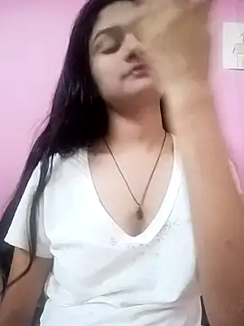 Snapshot of Tanu-00 chatting on 10/05/25, 06:31 Tanu-00 online show from 10/05/25, 06:31