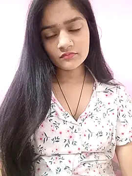 Snapshot of Tanu-00 chatting on 11/13/25, 04:22 Tanu-00 online show from 11/13/25, 04:22