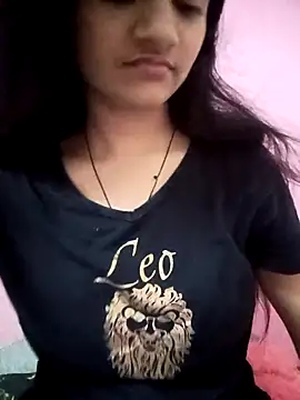 Snapshot of Tanu-00 chatting on 09/24/25, 04:13 Tanu-00 online show from 09/24/25, 04:13