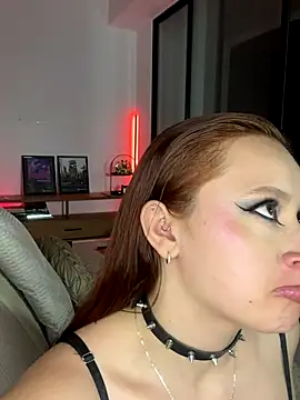 Mara Santoro online show from 10/29/25, 01:37