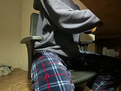 Snapshot of Phil_6677 chatting on 01/13/26, 03:16 Phil 6677 online show from 01/13/26, 03:16