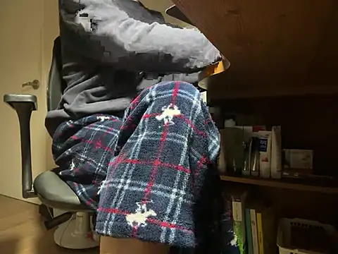 Snapshot of Phil_6677 chatting on 02/01/26, 02:37 Phil 6677 online show from 02/01/26, 02:37