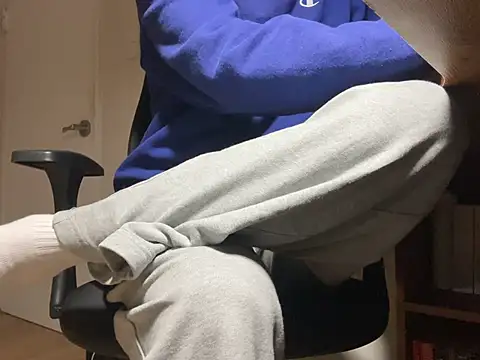 Snapshot of Phil_6677 chatting on 01/15/26, 03:04 Phil 6677 online show from 01/15/26, 03:04