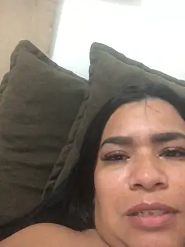 Snapshot of indiazinha69_ chatting on 04/24/26, 10:45 indiazinha69 online show from 04/24/26, 10:45
