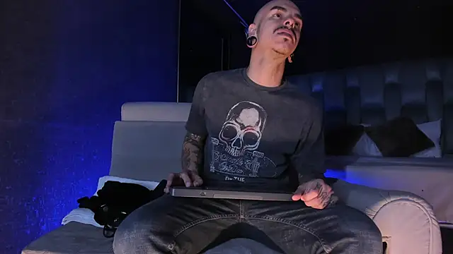 Snapshot of kaletattoo chatting on 02/13/26, 11:21 kaletattoo online show from 02/13/26, 11:21