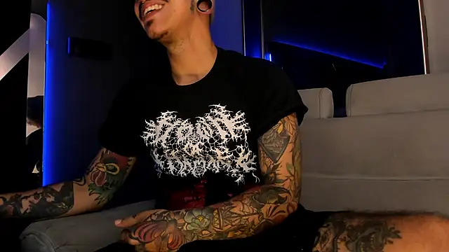 Snapshot of kaletattoo chatting on 05/18/26, 11:26 kaletattoo online show from 05/18/26, 11:26
