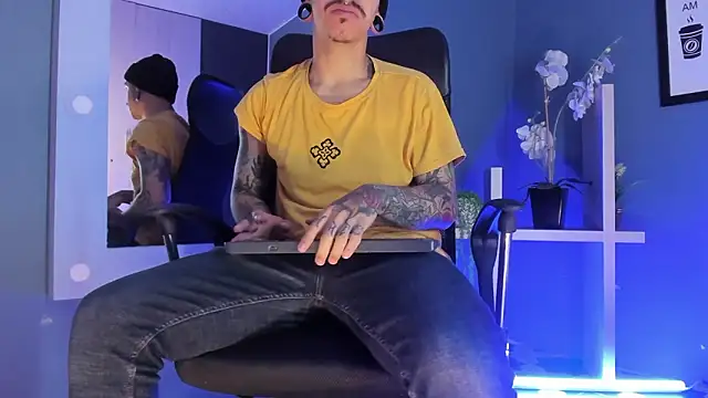 Snapshot of kaletattoo chatting on 02/08/26, 12:03 kaletattoo online show from 02/08/26, 12:03