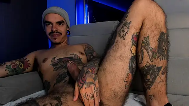 Snapshot of kaletattoo chatting on 06/03/26, 02:33 kaletattoo online show from 06/03/26, 02:33