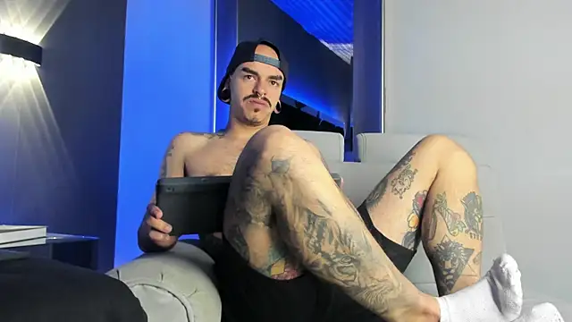 Snapshot of kaletattoo chatting on 10/04/25, 11:12 kaletattoo online show from 10/04/25, 11:12