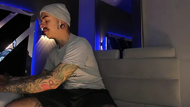 Snapshot of kaletattoo chatting on 02/23/26, 11:11 kaletattoo online show from 02/23/26, 11:11