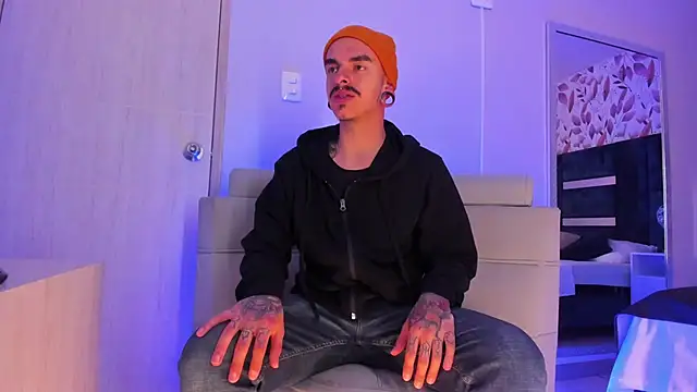 Snapshot of kaletattoo chatting on 03/03/26, 09:16 kaletattoo online show from 03/03/26, 09:16