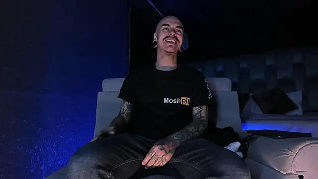 Snapshot of kaletattoo chatting on 02/14/26, 11:10 kaletattoo online show from 02/14/26, 11:10