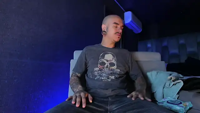 Snapshot of kaletattoo chatting on 05/11/26, 11:33 kaletattoo online show from 05/11/26, 11:33