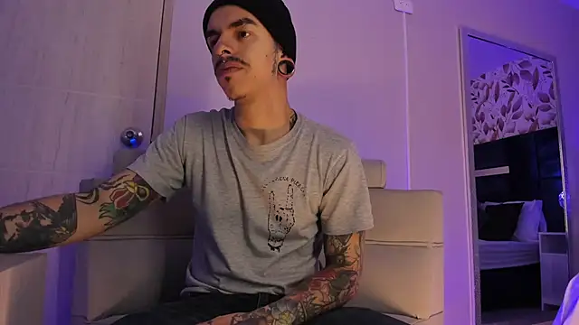 Snapshot of kaletattoo chatting on 02/07/26, 11:29 kaletattoo online show from 02/07/26, 11:29