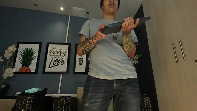 Snapshot of kaletattoo chatting on 01/06/26, 11:03 kaletattoo online show from 01/06/26, 11:03